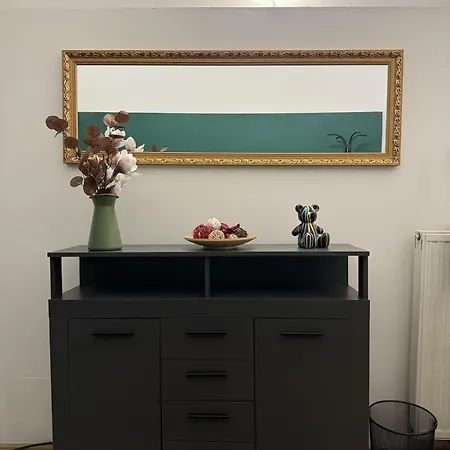 아파트 Cozy - 5 Min From Main Station 그라츠