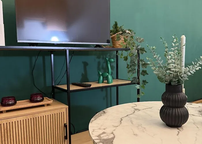 Cozy - 5 Min From Main Station Lägenhet